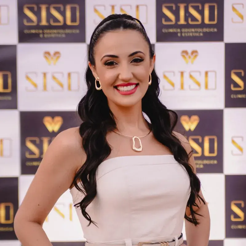 Dra. Mariana Fadoni · Cirurgiã-Dentista, Ortodontia · CRO/PR 27.244