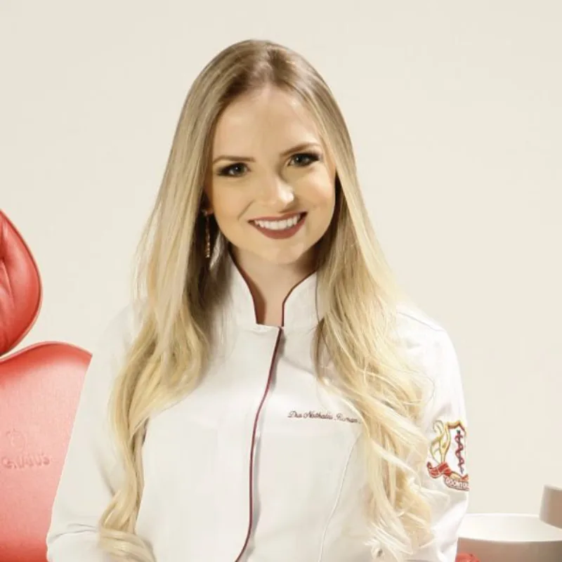Dra. Nathalia Klinkowski · Cirurgiã-Dentista, Endodontia · CRO/PR 27.260
